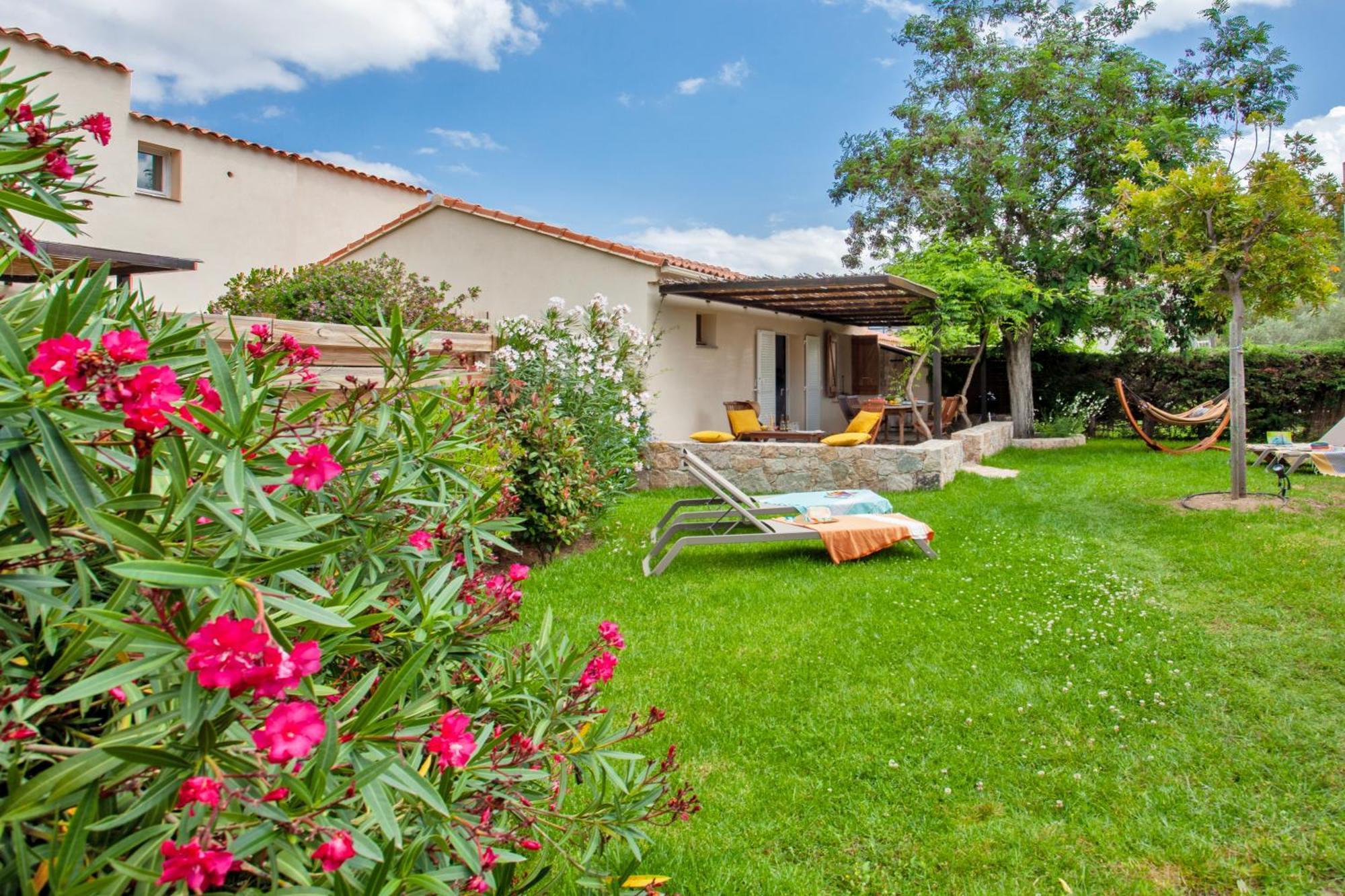 Residence Acquavital Calvi  Buitenkant foto
